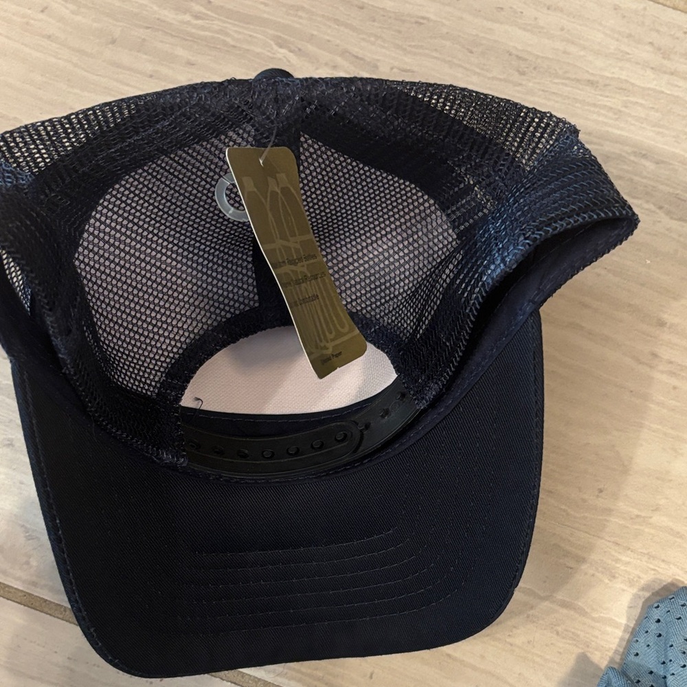 Duck Graphic Hat - Picture 3 of 5